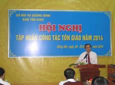 Quang Binh provincial Committee for Religious Affairs held a religious training conference for local officials
